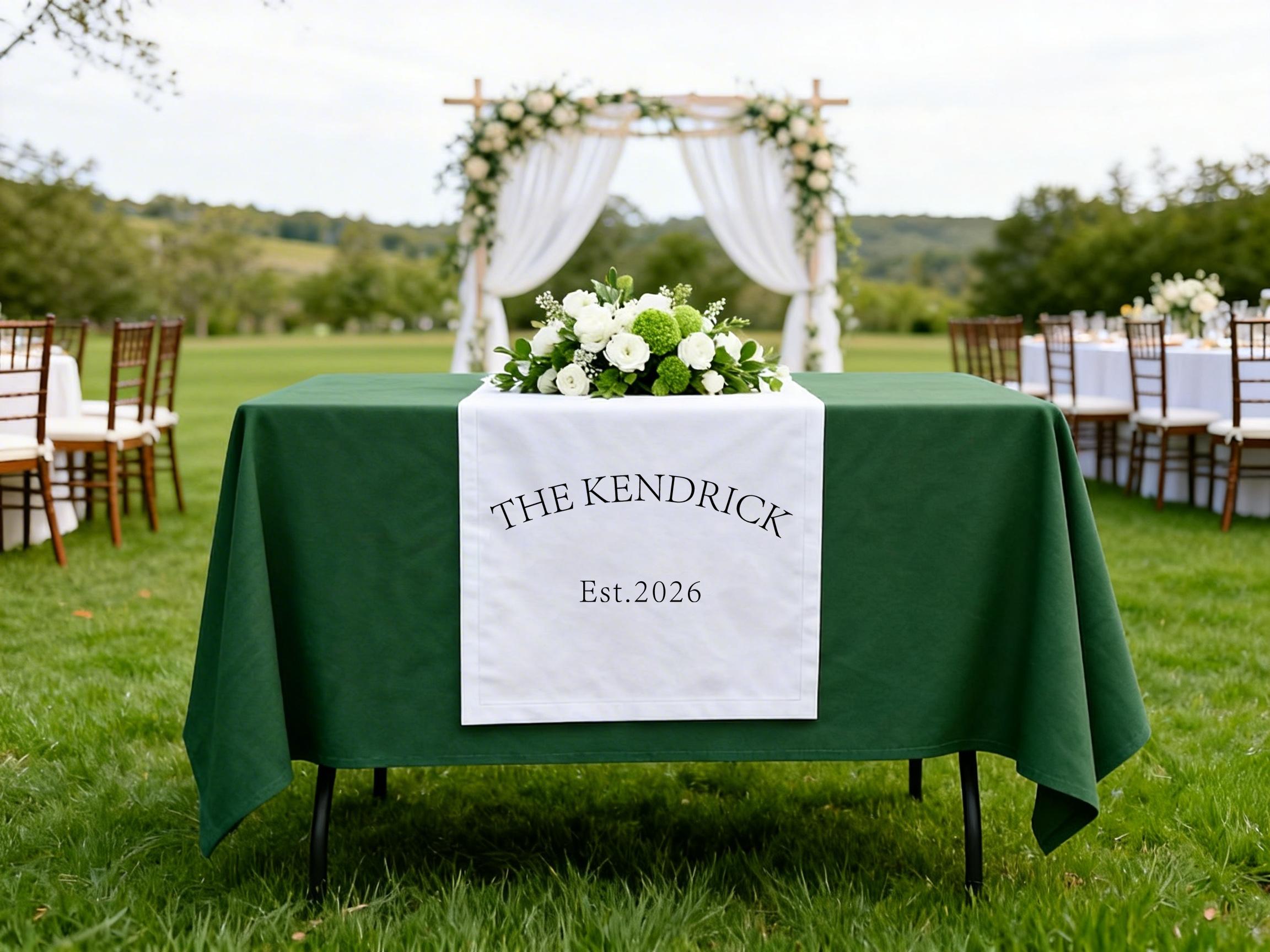 Custom Linen Last Name Sign Wedding Runner Wedding Reception Gifts for Her, Personalized Family Name Wedding Decor, Linen Table Runner Gifts